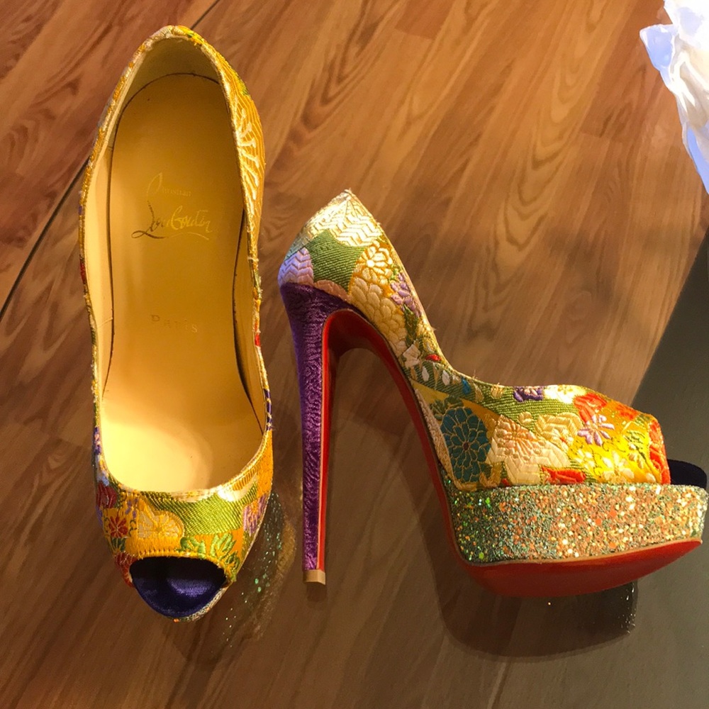 Loubies Lady Peep Dragon 150 size 36.5 (6US)
